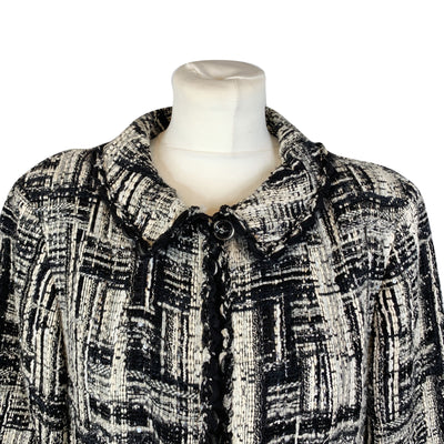 Chanel 2007 Black White Tweed 3/4 Sleeves Jacket Size 40 FR