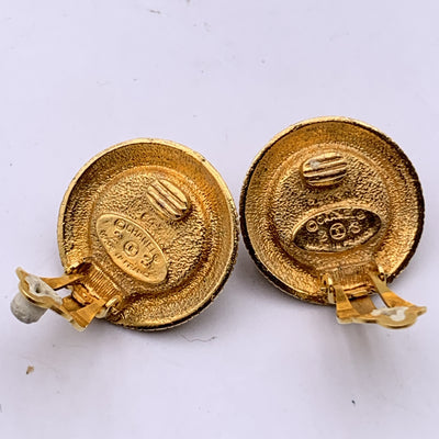 Chanel Vintage Gold Metal and Pearl Cabochon Round Clip On Earrings