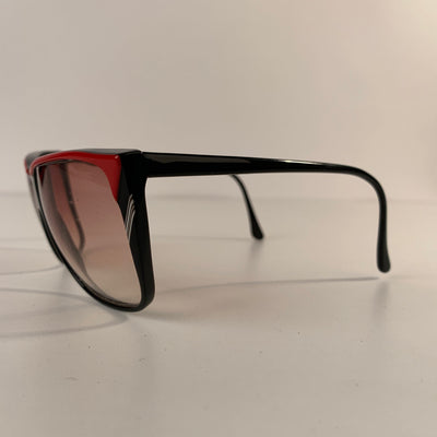 Roberta di Camerino Vintage Black and Red Cat Eye Sunglasses R56