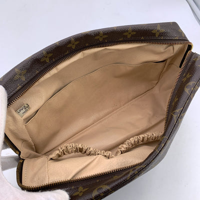 Louis Vuitton Vintage Monogram Trousse de Toilette 28 Cosmetic Bag