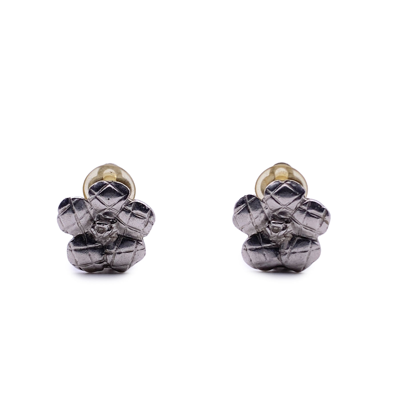 Chanel Vintage Silver Metal Quilted Camellia Flower Clip On Earrings