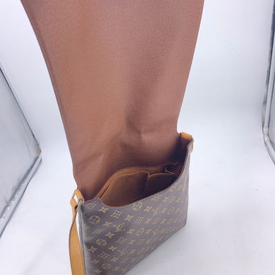 Louis Vuitton Vintage Monogram Canvas Musette Flap Messenger Bag