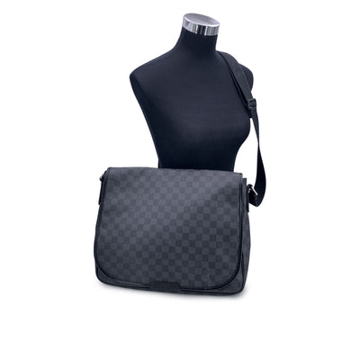 Louis Vuitton Damier Graphite Daniel GM Messenger Bag N58029