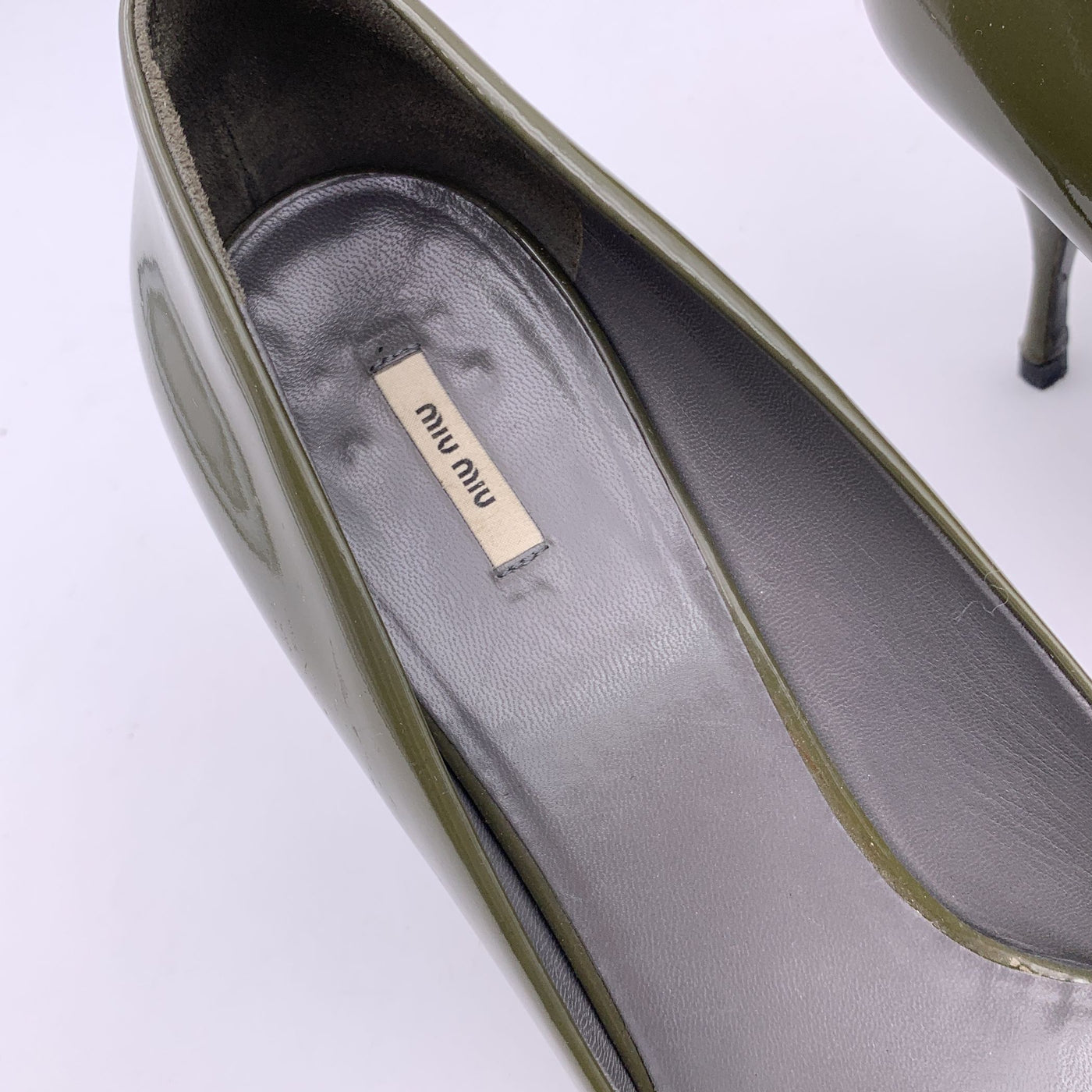 Miu Miu Military Green Patent Leather Bow Close Toe Pumps Heels 39.5