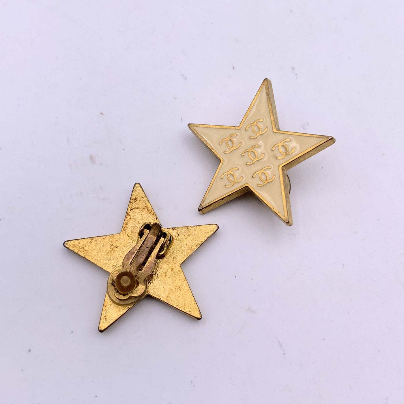 Chanel Vintage Gold Metal Beige Stars CC Logos Clip On Earrings