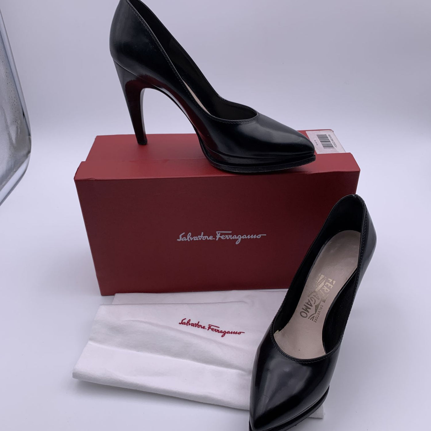 Salvatore Ferragamo Black Leather Lien Pumps Heels US 8C EU 38.5